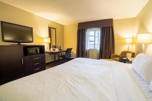 Holiday Inn Express Hotel & Suites Pittsburgh Airport an IHG Hotel - image 18