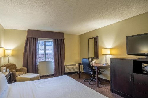 Holiday Inn Express Hotel & Suites Pittsburgh Airport an IHG Hotel - image 21