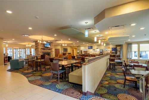 Holiday Inn Express Hotel & Suites Pittsburgh Airport an IHG Hotel - image 39