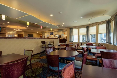 Holiday Inn Express Hotel & Suites Pittsburgh Airport an IHG Hotel - image 42