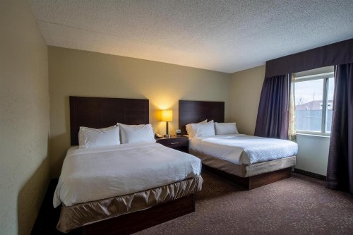 Holiday Inn Express Hotel & Suites Pittsburgh Airport an IHG Hotel - image 8