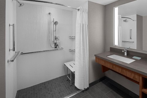 Wyndham Pittsburgh University Center - image 13