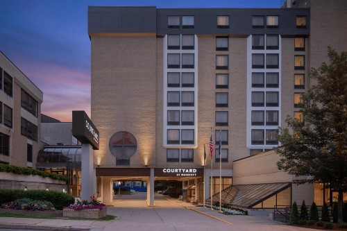 Wyndham Pittsburgh University Center - image 21