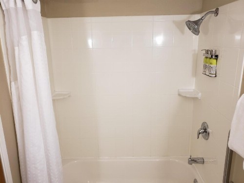 Holiday Inn Express Hotel Pittsburgh-North/Harmarville an IHG Hotel - image 22