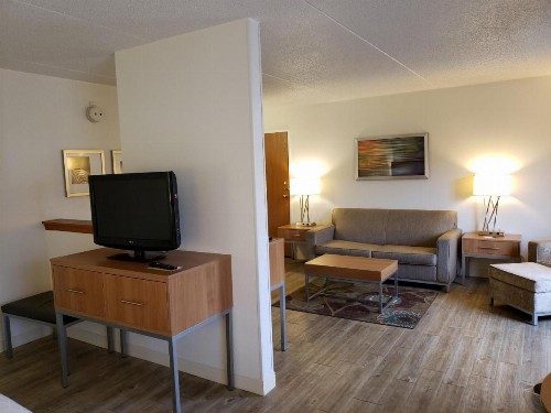 Holiday Inn Express Hotel Pittsburgh-North/Harmarville an IHG Hotel - image 26