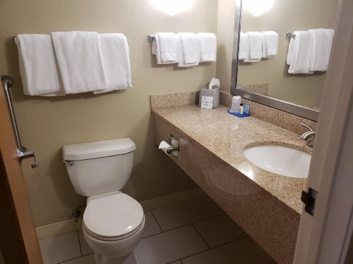 Holiday Inn Express Hotel Pittsburgh-North/Harmarville an IHG Hotel - image 27