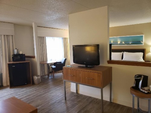 Holiday Inn Express Hotel Pittsburgh-North/Harmarville an IHG Hotel - image 40