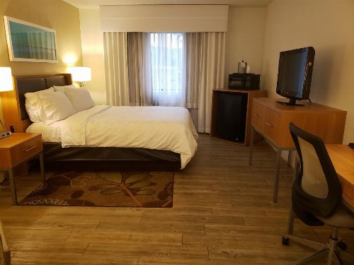 Holiday Inn Express Hotel Pittsburgh-North/Harmarville an IHG Hotel - image 42