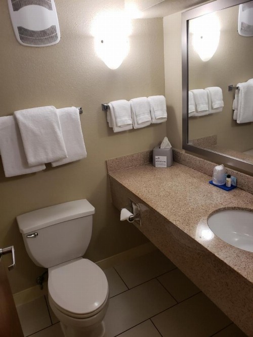 Holiday Inn Express Hotel Pittsburgh-North/Harmarville an IHG Hotel - image 49