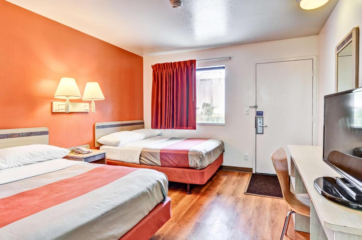 Motel 6-Pittsburgh PA - Crafton - image 2