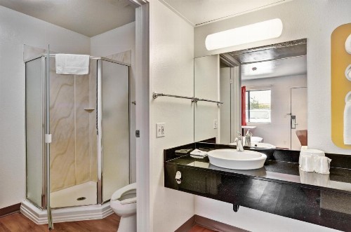 Motel 6-Pittsburgh PA - Crafton - image 33