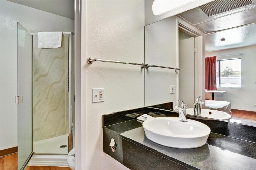 Motel 6-Pittsburgh PA - Crafton - image 39