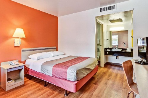 Motel 6-Pittsburgh PA - Crafton - image 43