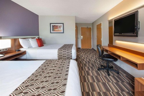 Microtel Inn & Suites by Wyndham Pittsburgh Airport - image 19