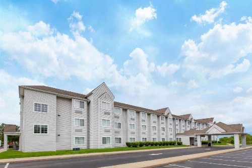 Microtel Inn & Suites by Wyndham Pittsburgh Airport - image 26