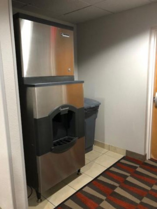 Microtel Inn & Suites by Wyndham Pittsburgh Airport - image 8