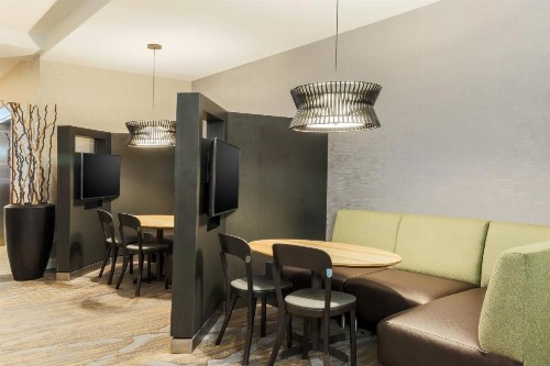 Courtyard by Marriott Pittsburgh Downtown - image 10