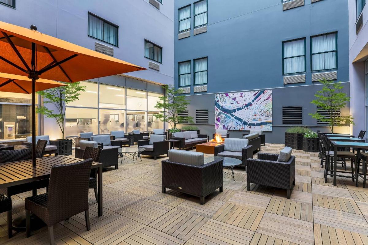Courtyard by Marriott Pittsburgh Downtown - image 2