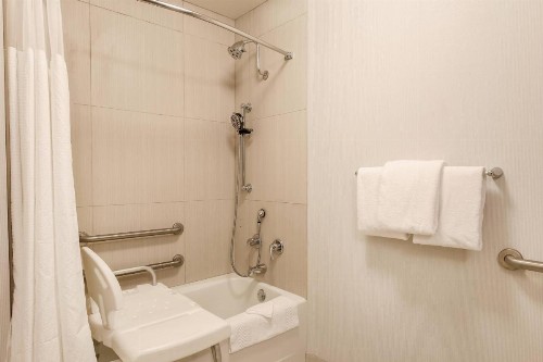 Courtyard by Marriott Pittsburgh Downtown - image 6