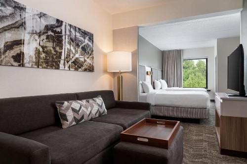 SpringHill Suites West Mifflin - image 15