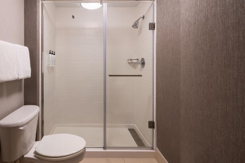 SpringHill Suites West Mifflin - image 3