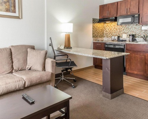 MainStay Suites Pittsburgh Airport - image 1