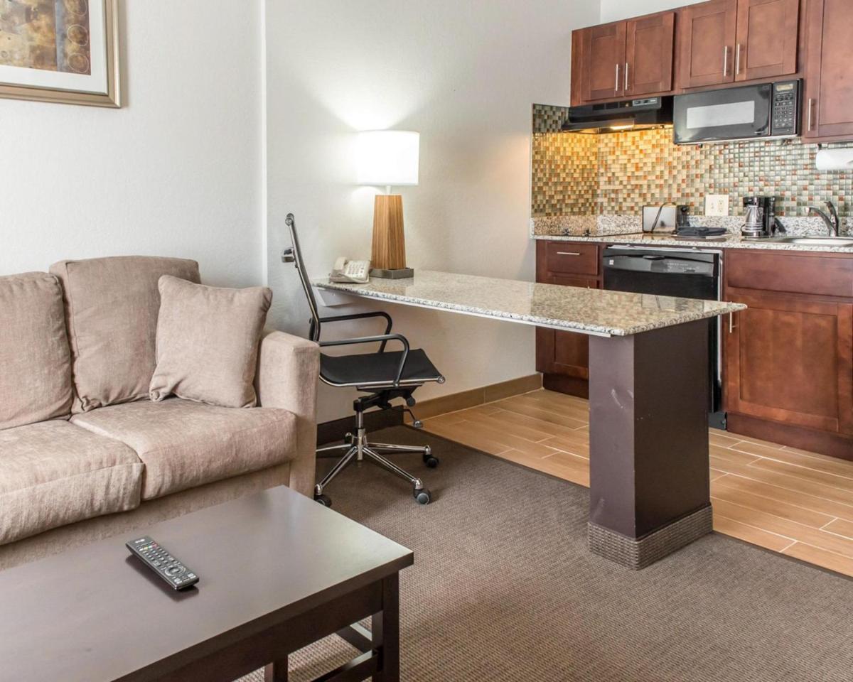 MainStay Suites Pittsburgh Airport - main image