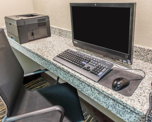 MainStay Suites Pittsburgh Airport - image 2