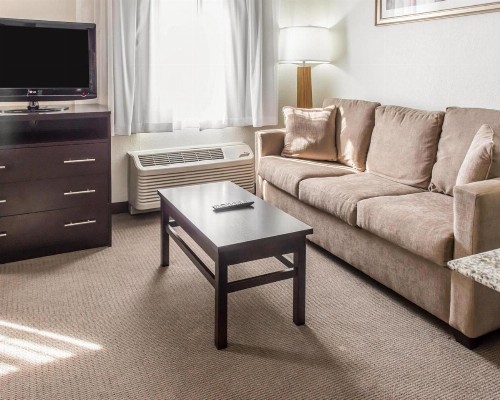 MainStay Suites Pittsburgh Airport - image 25