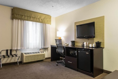 MainStay Suites Pittsburgh Airport - image 28