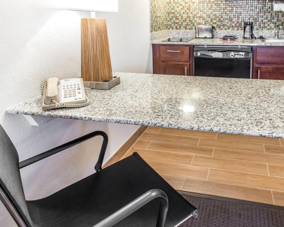 MainStay Suites Pittsburgh Airport - image 3