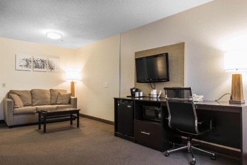 MainStay Suites Pittsburgh Airport - image 32