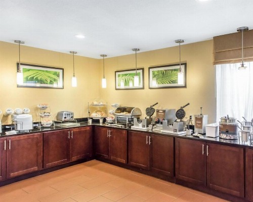 MainStay Suites Pittsburgh Airport - image 7
