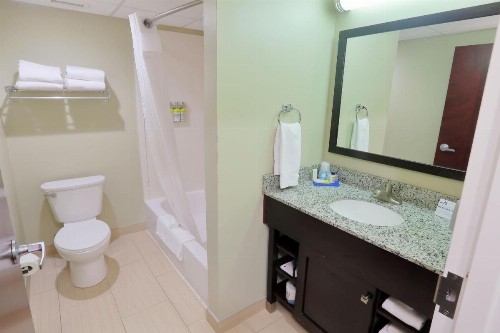 Holiday Inn Express Pittsburgh West - Greentree an IHG Hotel - image 39
