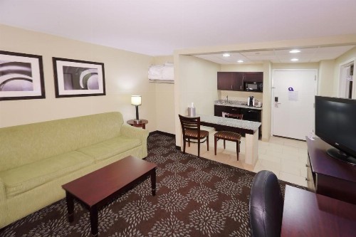Holiday Inn Express Pittsburgh West - Greentree an IHG Hotel - image 41