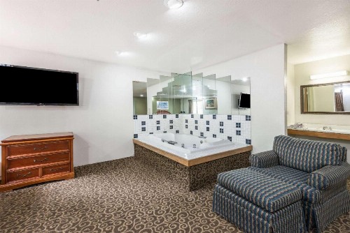 Super 8 by Wyndham Pittsburgh/Monroeville - image 19