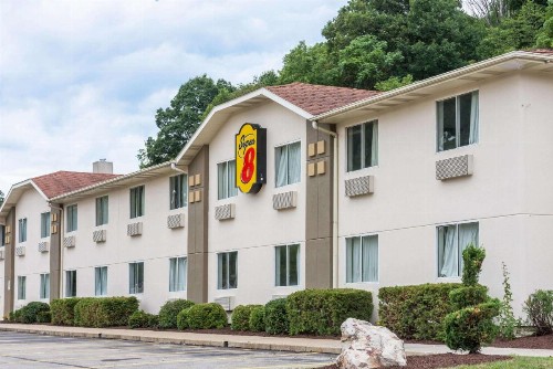 Super 8 by Wyndham Pittsburgh/Monroeville - image 2