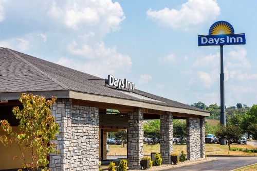 Days Inn by Wyndham Pittsburgh-Harmarville - image 12