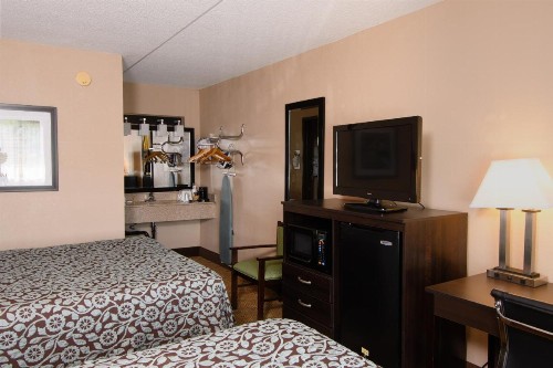 Days Inn by Wyndham Pittsburgh-Harmarville - image 18