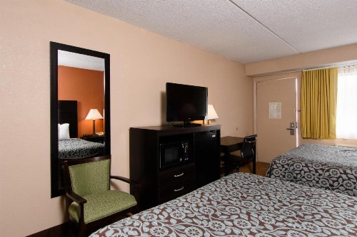 Days Inn by Wyndham Pittsburgh-Harmarville - image 8