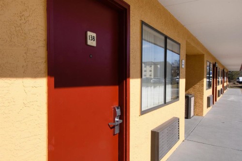 Days Inn by Wyndham Pittsburgh-Harmarville - image 9
