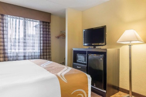 Quality Inn & Suites Harmarville - image 30
