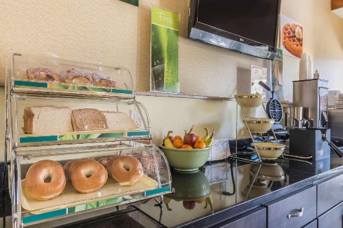 Quality Inn & Suites Harmarville - image 8