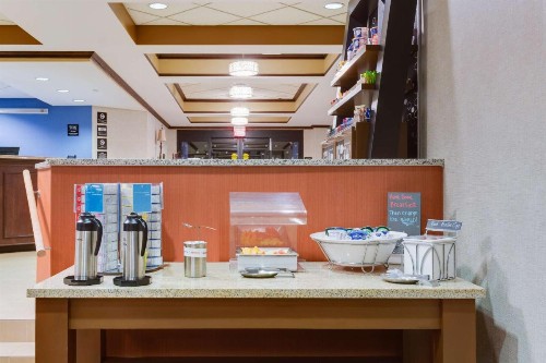 Hampton Inn Pittsburgh/West Mifflin - image 15