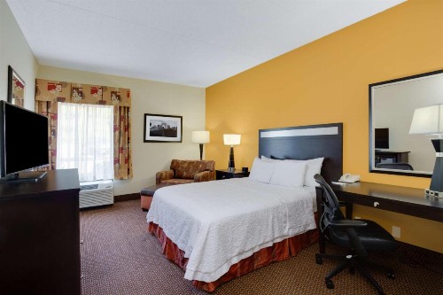 Hampton Inn Pittsburgh/West Mifflin - image 27