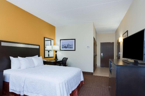 Hampton Inn Pittsburgh/West Mifflin - image 32