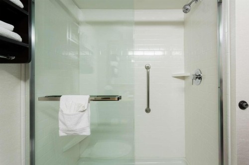 Hampton Inn Pittsburgh/West Mifflin - image 37