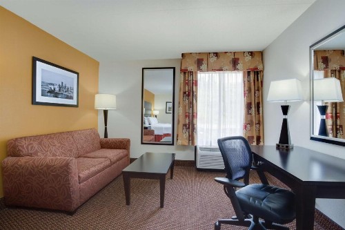 Hampton Inn Pittsburgh/West Mifflin - image 43