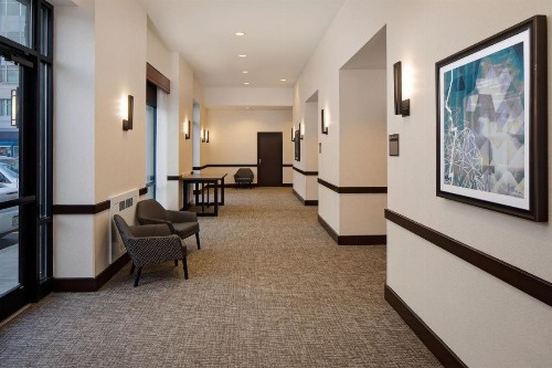 Hyatt Place Pittsburgh North Shore - image 18