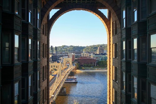 Renaissance Pittsburgh Hotel - image 4